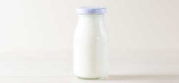 Intoleranța la lactoză: Cum se manifestă și ce poți mânca dacă laptele îți provoacă probleme?